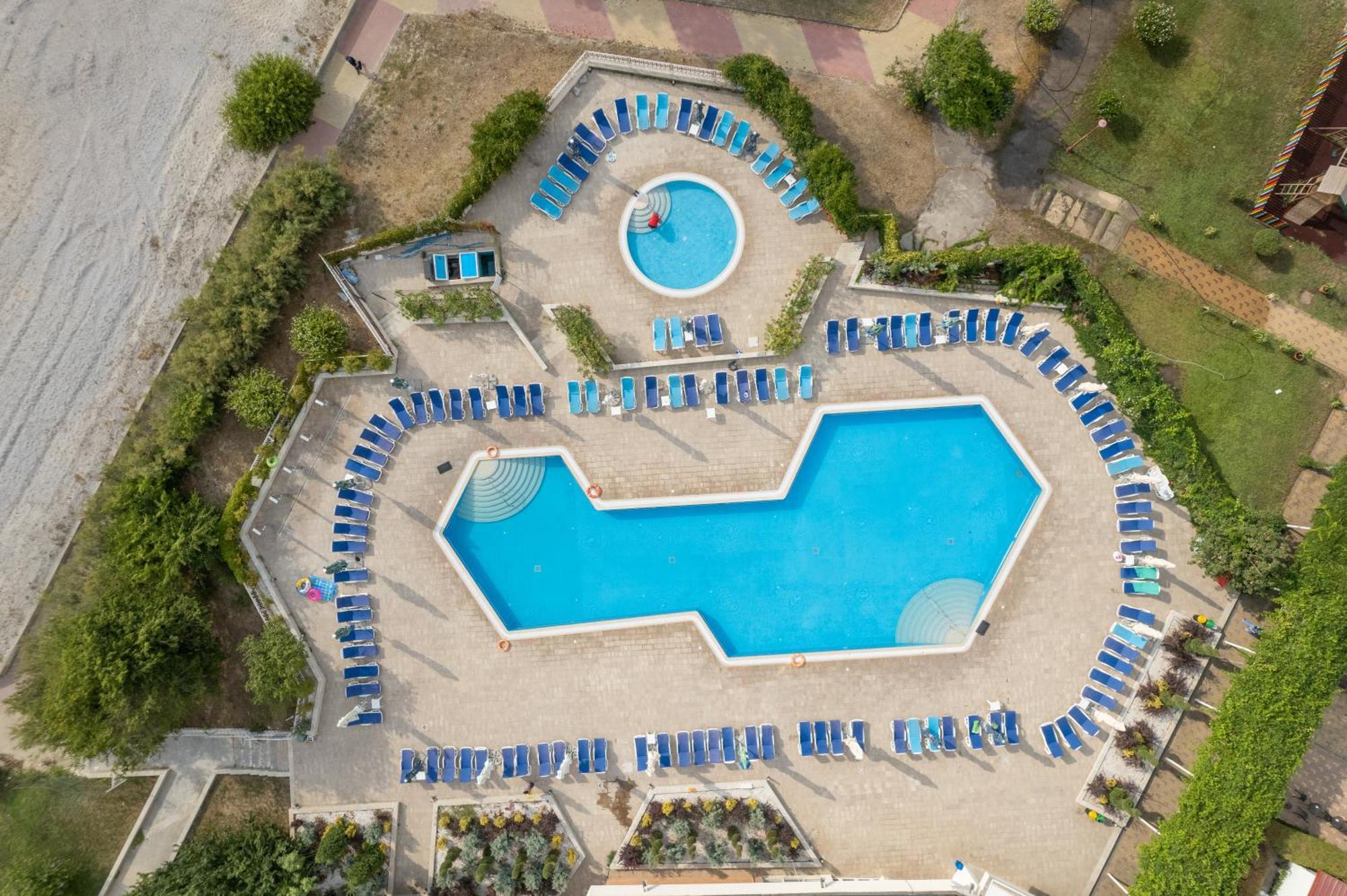 Hotel Comandor Mamaia Exterior foto